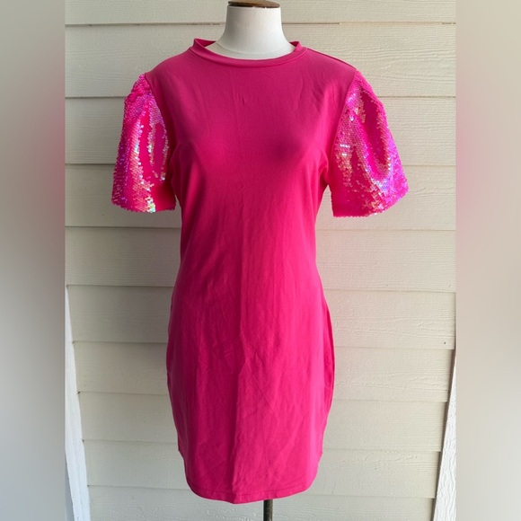 Judith March Dresses & Skirts - Judith March Vibrant Pink Midi party dress